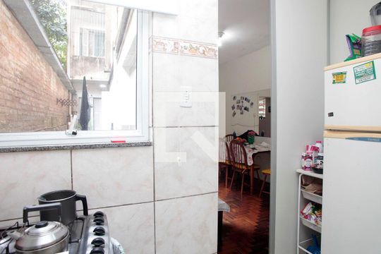 Cozinha  de apartamento à venda com 2 quartos, 96m² em Centro Histórico, Porto Alegre