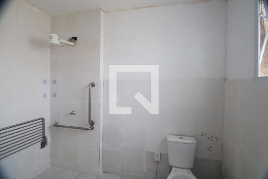 Banheiro de apartamento para alugar com 1 quarto, 42m² em Rio Branco, Canoas