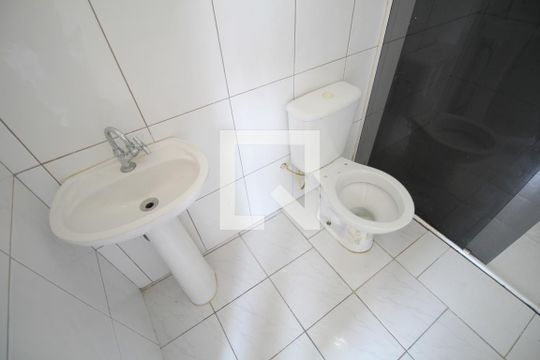 Banheiro de casa para alugar com 1 quarto, 45m² em Jardim Monte Kemel, São Paulo