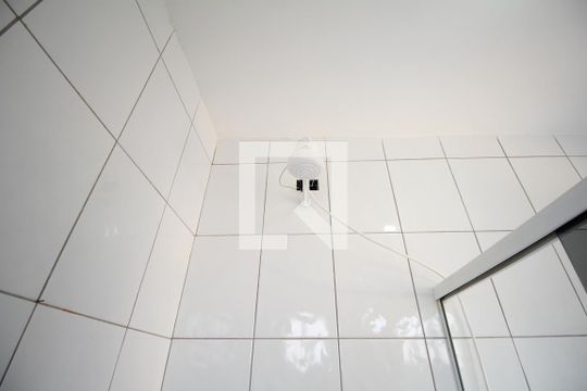 Banheiro de casa para alugar com 1 quarto, 45m² em Jardim Monte Kemel, São Paulo