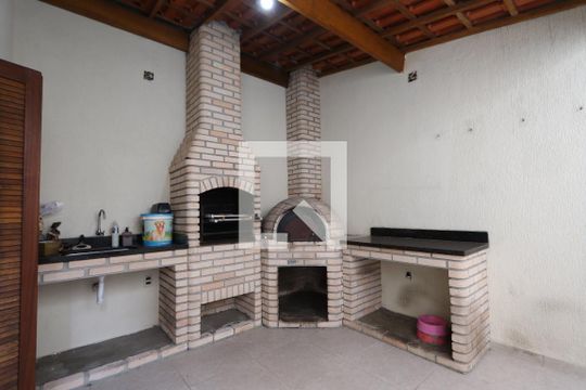 Quintal de casa à venda com 3 quartos, 225m² em Jardim Vila Formosa, São Paulo