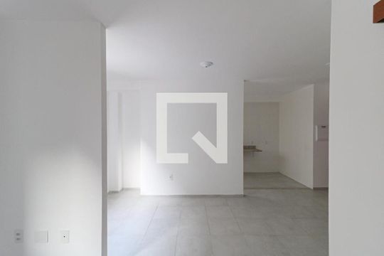 Sala de apartamento para alugar com 1 quarto, 45m² em Água Santa, Rio de Janeiro