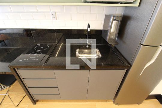 Cozinha de kitnet/studio para alugar com 1 quarto, 25m² em Vila Olímpia, São Paulo