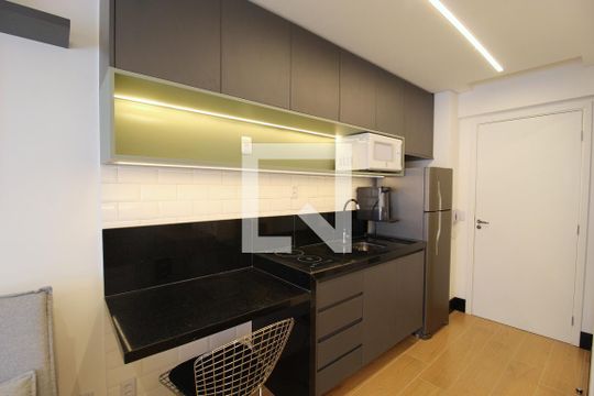 Cozinha de kitnet/studio para alugar com 1 quarto, 25m² em Vila Olímpia, São Paulo