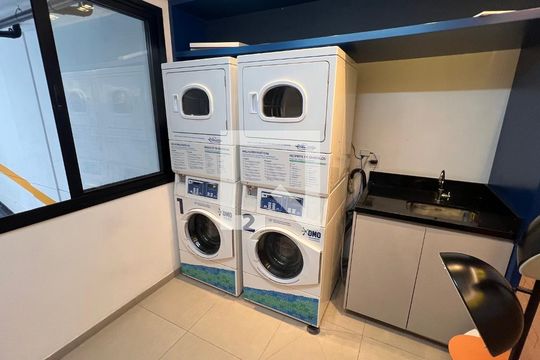 Lavanderia de kitnet/studio para alugar com 1 quarto, 26m² em Pinheiros, São Paulo