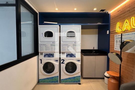 Lavanderia de kitnet/studio para alugar com 1 quarto, 26m² em Pinheiros, São Paulo