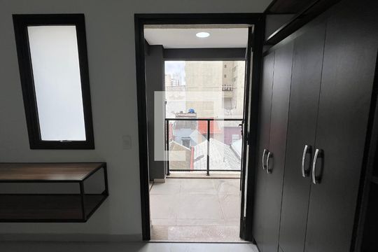 Sacada de kitnet/studio para alugar com 1 quarto, 26m² em Pinheiros, São Paulo