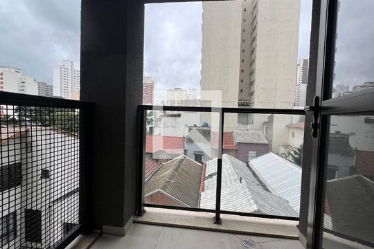 Sacada de kitnet/studio para alugar com 1 quarto, 26m² em Pinheiros, São Paulo