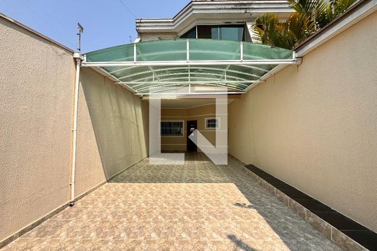 Garagem de casa para alugar com 3 quartos, 152m² em Vila Alto de Santo Andre, Santo André
