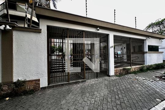 Fachada de apartamento à venda com 3 quartos, 180m² em Vila Congonhas, São Paulo