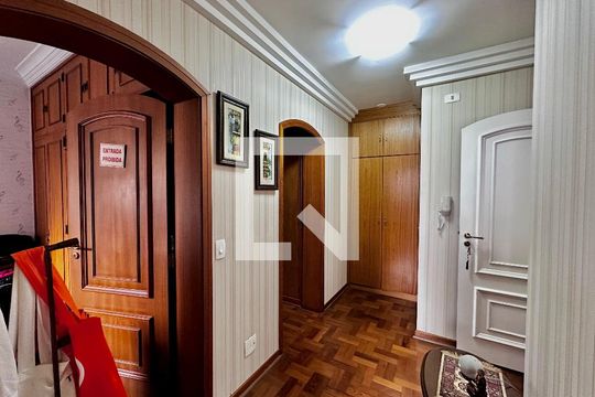 Hall Quartos de apartamento à venda com 3 quartos, 180m² em Vila Congonhas, São Paulo