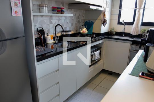 Cozinha de apartamento à venda com 2 quartos, 37m² em Presidente Altino, Osasco