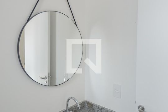 Banheiro de kitnet/studio para alugar com 1 quarto, 26m² em Centro, São Bernardo do Campo
