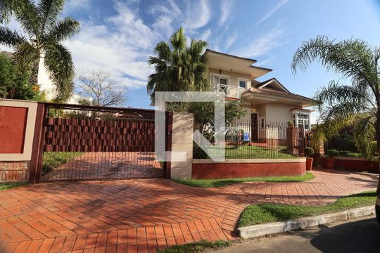 Fachada de casa à venda com 3 quartos, 242m² em Marechal Rondon, Canoas