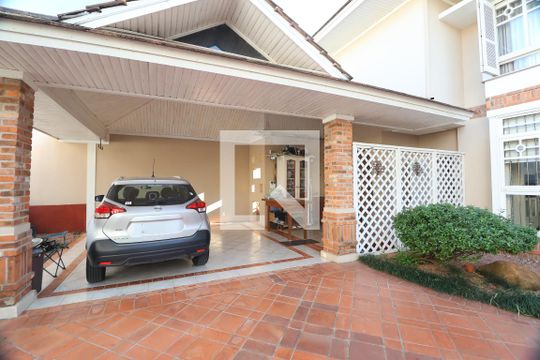 Garagem de casa à venda com 3 quartos, 242m² em Marechal Rondon, Canoas