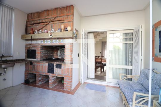 Área comum - Churrasqueira de casa à venda com 3 quartos, 242m² em Marechal Rondon, Canoas