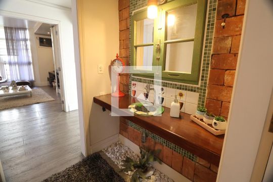 Lavabo de casa à venda com 3 quartos, 242m² em Marechal Rondon, Canoas