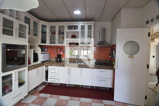 Cozinha de casa à venda com 3 quartos, 242m² em Marechal Rondon, Canoas