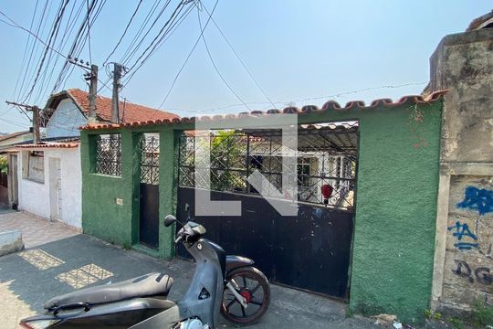 Fachada de kitnet/studio para alugar com 1 quarto, 13m² em Pilares, Rio de Janeiro