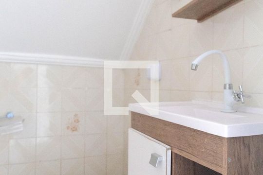 Lavabo de casa à venda com 3 quartos, 112m² em Jardim Cocaia, Guarulhos