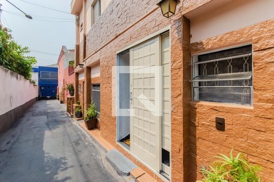 Fachada de casa de condomínio à venda com 6 quartos, 254m² em Cambuci, São Paulo