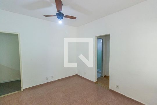 Sala de casa à venda com 2 quartos, 300m² em Irajá, Rio de Janeiro