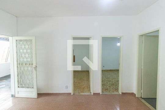 Sala de casa à venda com 2 quartos, 300m² em Irajá, Rio de Janeiro
