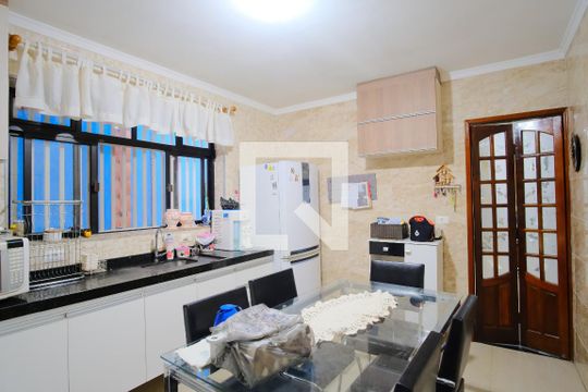 Cozinha de casa à venda com 4 quartos, 282m² em Vila Carrão, São Paulo