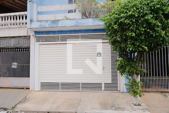 Fachada de casa à venda com 4 quartos, 282m² em Vila Carrão, São Paulo