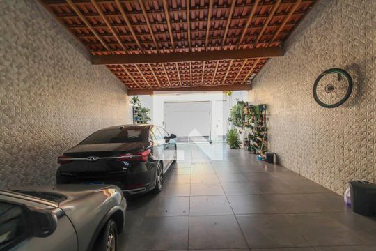 Garagem de casa à venda com 3 quartos, 132m² em Vila Mendes, São Paulo