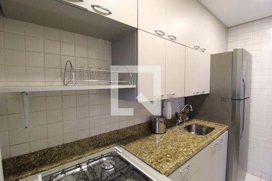 Cozinha e Área de Serviço de apartamento à venda com 2 quartos, 64m² em Vila Uberabinha, São Paulo