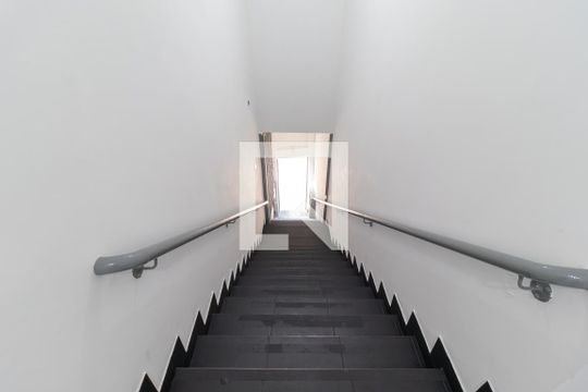 Escada de apartamento para alugar com 2 quartos, 50m² em Imirim, São Paulo