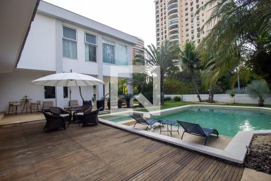 Quintal de casa à venda com 3 quartos, 900m² em Barra da Tijuca, Rio de Janeiro