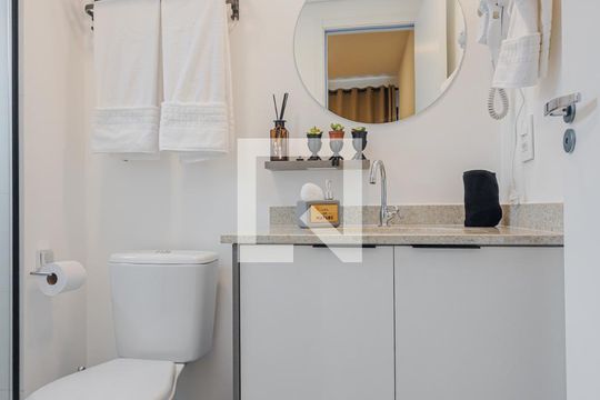 Banheiro da Suíte de apartamento à venda com 1 quarto, 28m² em Pinheiros, São Paulo