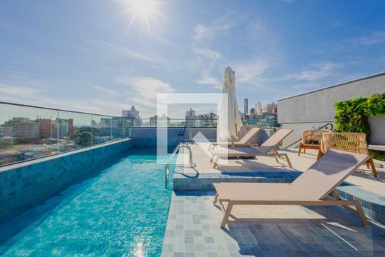 Piscina de apartamento à venda com 1 quarto, 28m² em Pinheiros, São Paulo