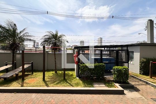 Vista do Quarto 2 de apartamento para alugar com 2 quartos, 48m² em Parque São Vicente, Santo André