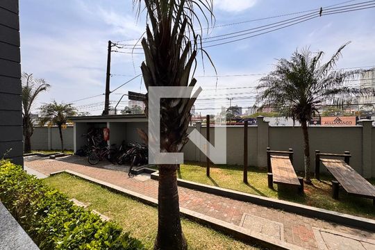 Vista da sala de apartamento para alugar com 2 quartos, 48m² em Parque São Vicente, Santo André