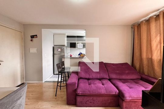 Sala de apartamento para alugar com 2 quartos, 48m² em Parque São Vicente, Santo André