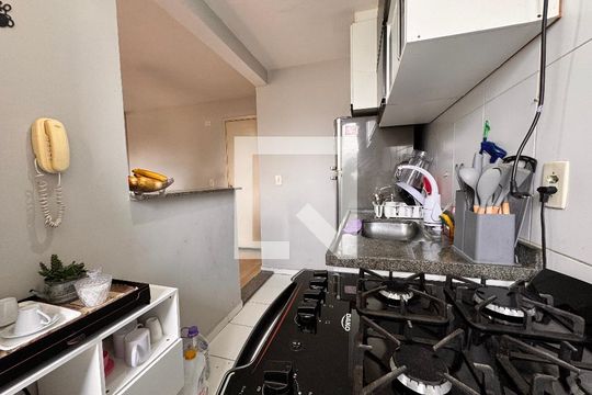 Cozinha de apartamento para alugar com 2 quartos, 48m² em Parque São Vicente, Santo André