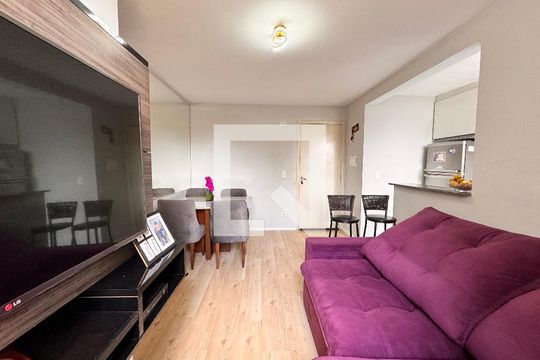 Sala de apartamento para alugar com 2 quartos, 48m² em Parque São Vicente, Santo André