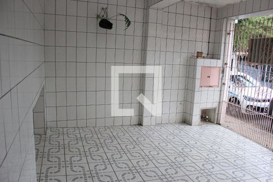 Garagem de casa à venda com 3 quartos, 128m² em Jardim Terezopolis, Guarulhos