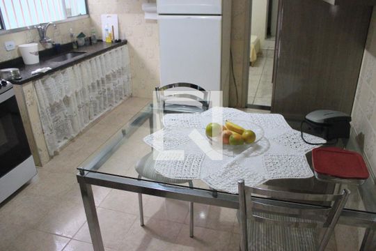 Cozinha de casa à venda com 3 quartos, 128m² em Jardim Terezopolis, Guarulhos