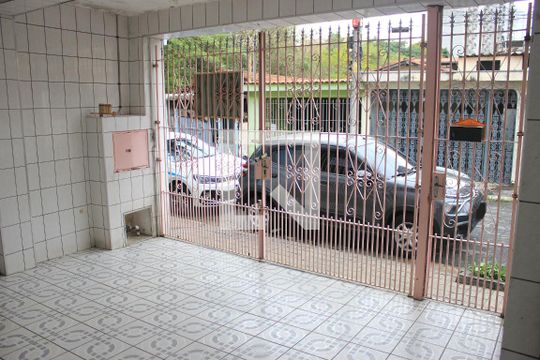 Garagem de casa à venda com 3 quartos, 128m² em Jardim Terezopolis, Guarulhos