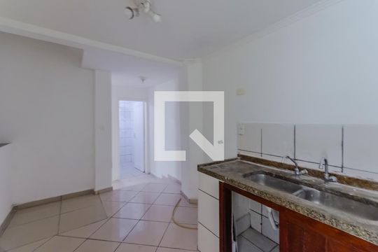 Cozinha e Área de Serviço de casa para alugar com 1 quarto, 25m² em Ipiranga, São Paulo