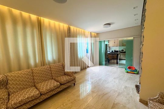 Sala de casa à venda com 3 quartos, 300m² em Califórnia, Belo Horizonte