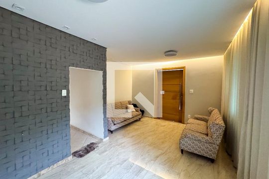 Casa à venda com 3 quartos, 300m² em Califórnia, Belo Horizonte