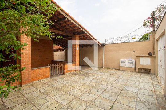 Área de casa para alugar com 3 quartos, 180m² em Parque Ouro Fino, Sorocaba