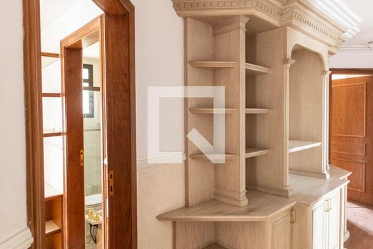 Corredor de apartamento para alugar com 4 quartos, 300m² em Santana, São Paulo