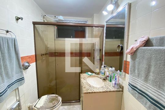 Banheiro de apartamento à venda com 2 quartos, 60m² em Cachambi, Rio de Janeiro