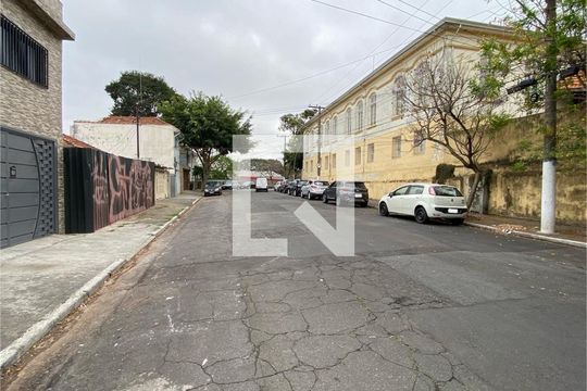Vista da Rua de casa à venda com 2 quartos, 183m² em Carandiru, São Paulo